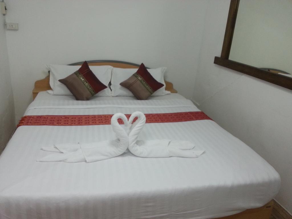Chaam Guesthouse Cha-Am Ngoại thất bức ảnh