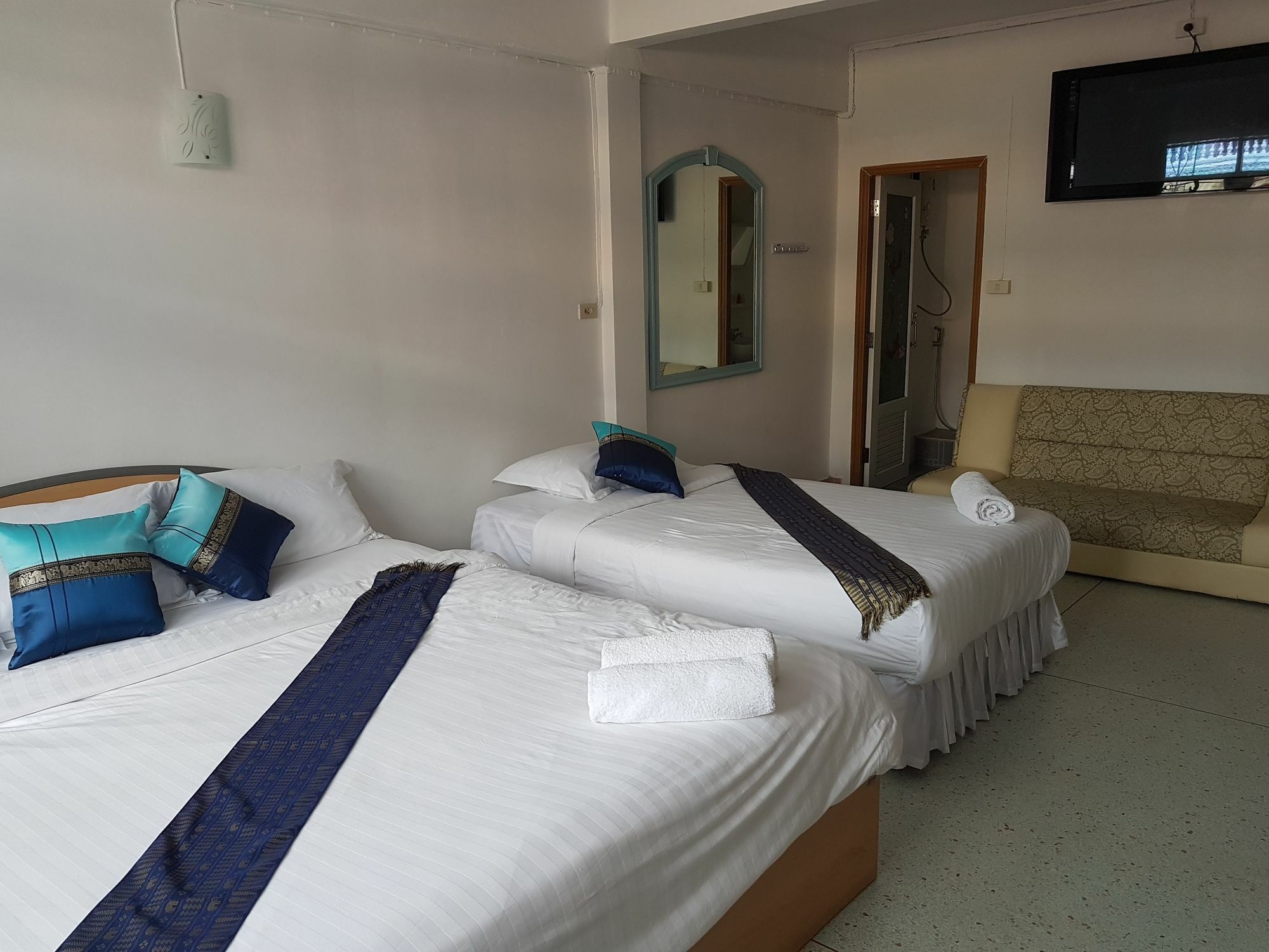 Chaam Guesthouse Cha-Am Ngoại thất bức ảnh