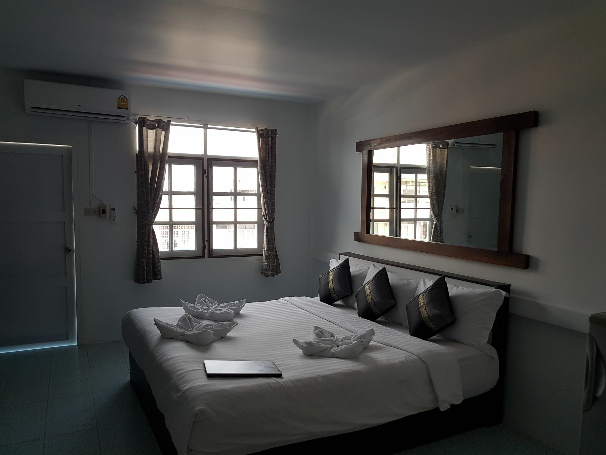 Chaam Guesthouse Cha-Am Ngoại thất bức ảnh