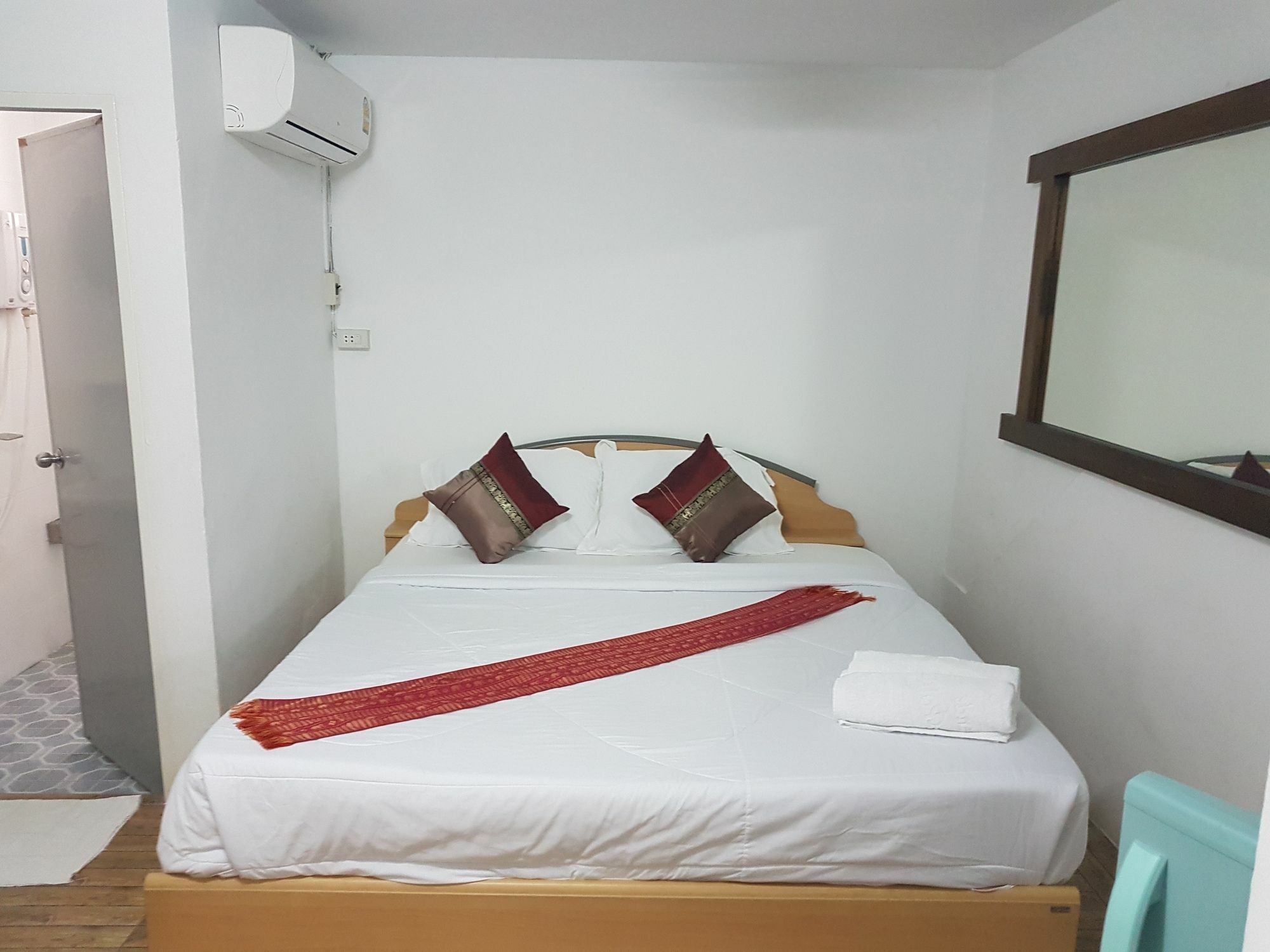 Chaam Guesthouse Cha-Am Ngoại thất bức ảnh