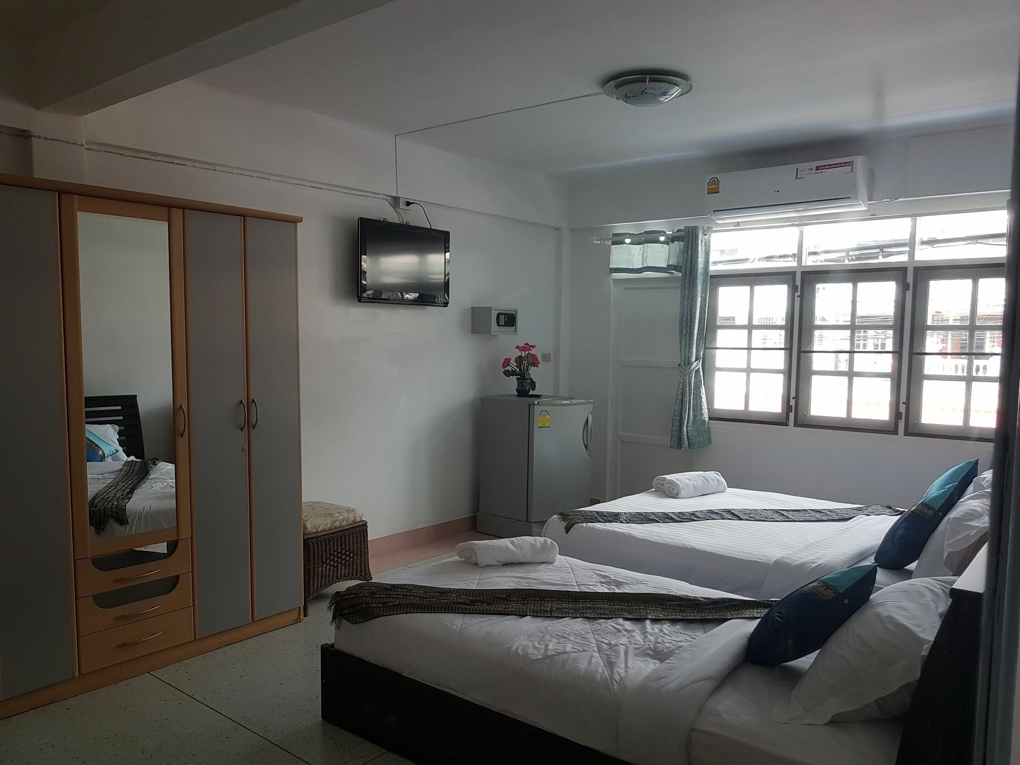 Chaam Guesthouse Cha-Am Ngoại thất bức ảnh